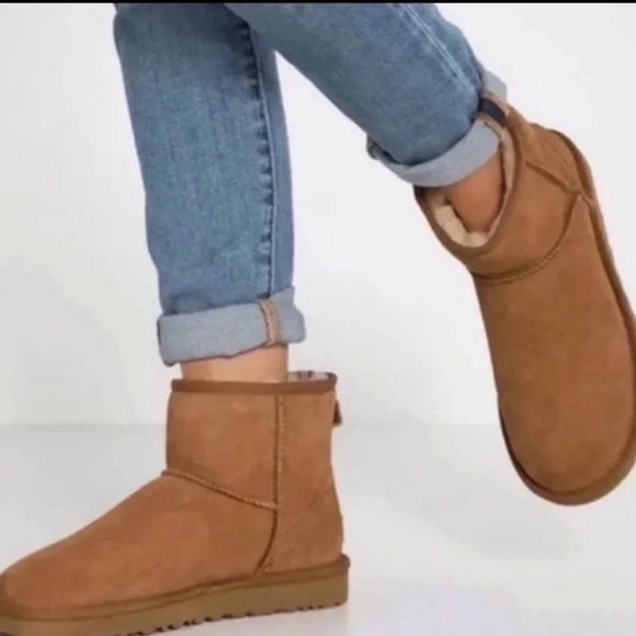 UGG🍂🍁Mini Classic II chestnut Size 11 women - Picture 1 of 13
